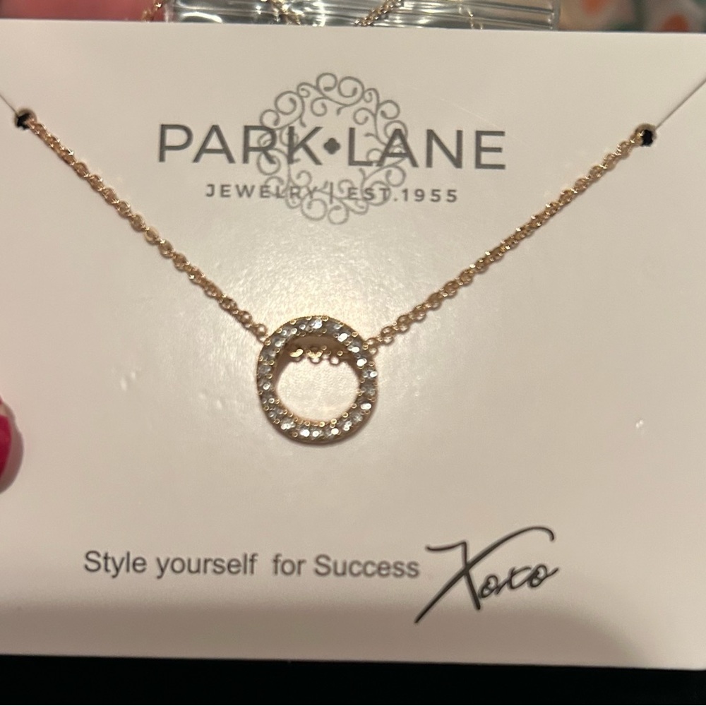 Gold “Roo” necklace
